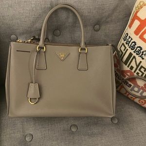 Prada galleria med saffiano bag